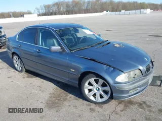 1999 BMW 3 Series 328i with VIN WBAAM5331XKG06935, listed as a IAAI auction lot 41962214 with Not Provided miles. Bid and sale history available at carsss.com. Image 1.