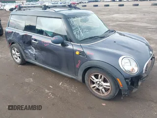 2012 MINI Clubman z VIN WMWZF3C55CT189517, wystawiony jako IAAI lot #41612433 z przebiegiem 121 619 mil mil oraz . Historia ofert i sprzedaży dostępna na DreamBid. Obrazek 1.