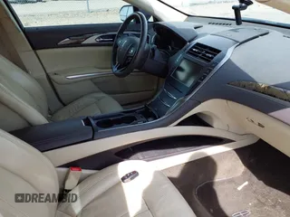 2013 Lincoln MKZ Hybrid with VIN 3LN6L2LU2DR821615, listed as a IAAI auction lot 42129870 with 137,833 mi miles. Bid and sale history available at carsss.com. Image 5.