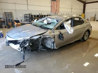 2024 Toyota Camry LE z VIN 4T1C11AK0RU911611, wystawiony jako Copart lot #49088535 z przebiegiem 23 972 mil mil oraz Czysty tytuł • Clean title. Historia ofert i sprzedaży dostępna na DreamBid. Obrazek 1.