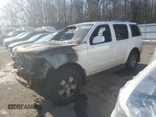 2005 Nissan Pathfinder LE with VIN 5N1AR18W85C718874, listed as a Copart auction lot 41813245 with 0 mi miles and Salvage Title. Bid and sale history available at carsss.com. Image 1.