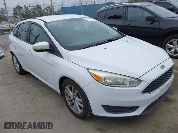 2016 Ford Focus SE with VIN 1FADP3F24GL346445, listed as a IAAI auction lot 42101322 with 30,354 mi miles. Bid and sale history available at carsss.com. Image 1.