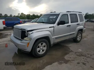 2010 Jeep Liberty Sport z VIN 1J4PP2GK1AW112151, wystawiony jako Copart lot #50130685 z przebiegiem 84 850 mil mil oraz Szkoda całkowita • Salvage title. Historia ofert i sprzedaży dostępna na DreamBid. Obrazek 1.