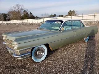 1964 Cadillac DeVille z VIN 64L105473, wystawiony jako Copart lot #89327775 z przebiegiem 29 634 mil mil oraz Czysty tytuł • Clean title. Historia ofert i sprzedaży dostępna na DreamBid. Obrazek 1.
