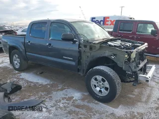 2015 Toyota Tacoma z VIN 3TMLU4EN8FM177785, wystawiony jako IAAI lot #41082160 z przebiegiem 156 761 mil mil oraz . Historia ofert i sprzedaży dostępna na DreamBid. Obrazek 1.