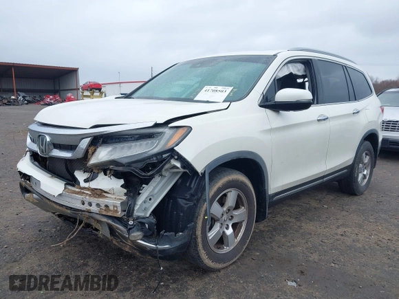 2019 Honda Pilot Touring 7-Passenger with VIN 5FNYF6H65KB035053, listed as a IAAI auction lot 41708503 with 105,710 mi miles. Bid and sale history available at carsss.com. Image 17.
