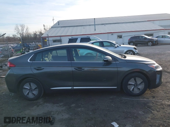 2022 Hyundai Ioniq SE с VIN KMHC75LC6NU275962, выставлен на аукционе IAAI как лот 41297650 с пробегом 28 274 миль миль и . История ставок и продаж доступна на DreamBid. Изображение 12.