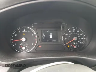 2018 Kia Sorento LX z VIN 5XYPG4A31JG345348, wystawiony jako Copart lot #55413455 z przebiegiem 64 868 mil mil oraz Szkoda całkowita • Salvage title. Historia ofert i sprzedaży dostępna na DreamBid. Obrazek 9.