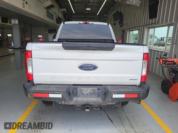 2019 Ford F-250 XL with VIN 1FT7X2B60KED15782, listed as a IAAI auction lot 42840321 with 119,106 mi miles and . Bid and sale history available at DreamBid. Image 11.