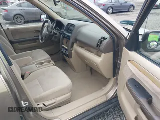 2006 Honda CR-V LX with VIN JHLRD78586C005185, listed as a IAAI auction lot 41976444 with 175,357 mi miles and . Bid and sale history available at carsss.com. Image 5.