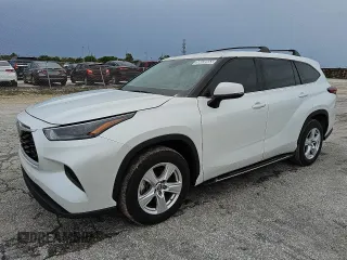 2022 Toyota Highlander L z VIN 5TDCZRAH3NS134985, wystawiony jako Copart lot #58838665 z przebiegiem 25 112 mil mil oraz Czysty tytuł • Clean title. Historia ofert i sprzedaży dostępna na DreamBid. Obrazek 1.