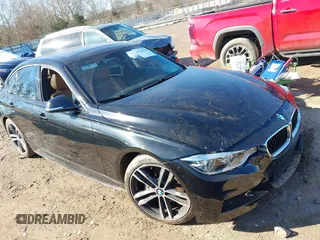 2018 BMW 3 Series 340i z VIN WBA8B3G55JNV01533, wystawiony jako IAAI lot #41296971 z przebiegiem 74 910 mil mil oraz . Historia ofert i sprzedaży dostępna na DreamBid. Obrazek 1.