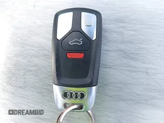 2017 Audi Q7 Prestige z VIN WA1VAAF70HD050053, wystawiony jako IAAI lot #41614112 z przebiegiem 73 892 mil mil oraz . Historia ofert i sprzedaży dostępna na DreamBid. Obrazek 11.