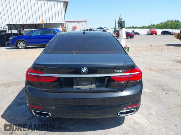2016 BMW 7 Series 740i with VIN WBA7E2C55GG547752, listed as a IAAI auction lot 41992704 with Not Provided miles and . Bid and sale history available at carsss.com. Image 15.