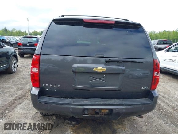 2010 Chevrolet Tahoe LT z VIN 1GNUKBE01AR105053, wystawiony jako IAAI lot #42268400 z przebiegiem 296 257 mil mil oraz . Historia ofert i sprzedaży dostępna na DreamBid. Obrazek 17.