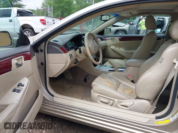 2004 Toyota Solara SE with VIN 4T1CA30P14U020499, listed as a IAAI auction lot 42121729 with 145,619 mi miles. Bid and sale history available at carsss.com. Image 5.