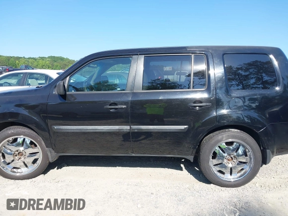 2011 Honda Pilot LX with VIN 5FNYF4H25BB046118, listed as a IAAI auction lot 42350486 with 357,025 mi miles and . Bid and sale history available at DreamBid. Image 14.