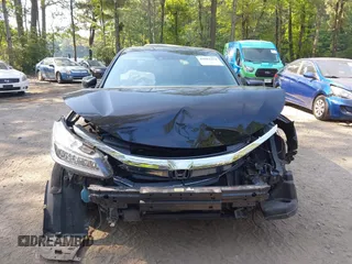 2017 Honda Accord Touring z VIN 1HGCR3F97HA044885, wystawiony jako IAAI lot #42603354 z przebiegiem 175 110 mil mil oraz . Historia ofert i sprzedaży dostępna na DreamBid. Obrazek 6.