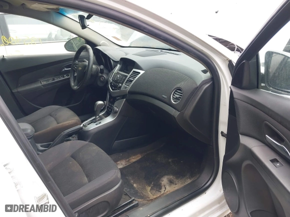 2015 Chevrolet Cruze LT with VIN 1G1PC5SB4F7139171, listed as a IAAI auction lot 42138107 with 185,400 mi miles. Bid and sale history available at carsss.com. Image 5.