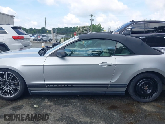 2011 Ford Mustang V6 with VIN 1ZVBP8EM7B5120539, listed as a IAAI auction lot 42502299 with 135,662 mi miles and . Bid and sale history available at DreamBid. Image 15.