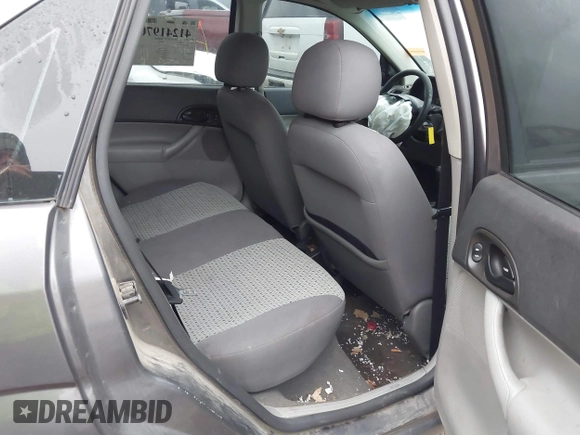 2007 Ford Focus S with VIN 1FAFP34NX7W158498, listed as a IAAI auction lot 41241970 with 119,933 mi miles and . Bid and sale history available at carsss.com. Image 8.