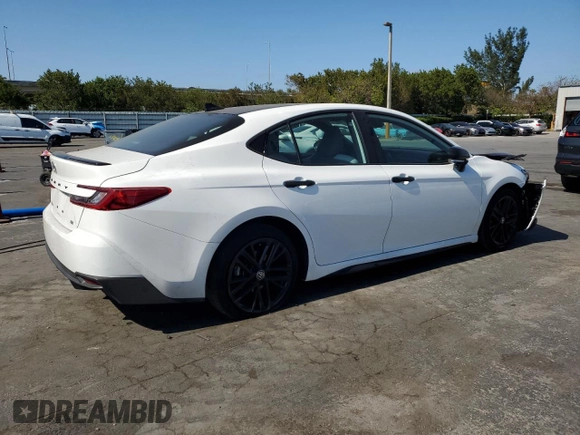 2025 Toyota Camry LE z VIN 4T1DAACK6SU062124, wystawiony jako Copart lot #54156185 z przebiegiem 16 210 mil mil oraz Szkoda całkowita • Salvage title. Historia ofert i sprzedaży dostępna na DreamBid. Obrazek 3.
