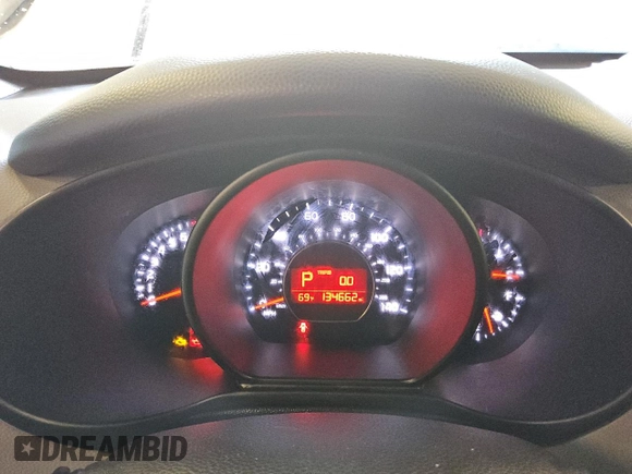 2019 Kia Soul z VIN KNDJN2A26K7677002, wystawiony jako Copart lot #83741784 z przebiegiem 134 662 mil mil oraz Czysty tytuł • Clean title. Historia ofert i sprzedaży dostępna na DreamBid. Obrazek 9.
