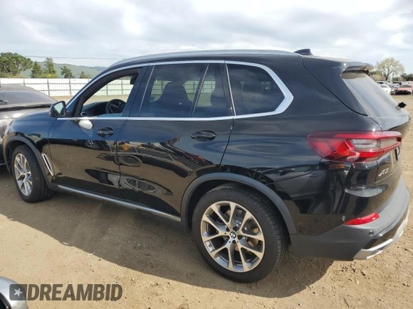 2021 BMW X5 xDrive40i z VIN 5UXCR6C03M9E85738, wystawiony jako Copart lot #47346135 z przebiegiem 28 117 mil mil oraz Szkoda całkowita • Salvage title. Historia ofert i sprzedaży dostępna na DreamBid. Obrazek 2.
