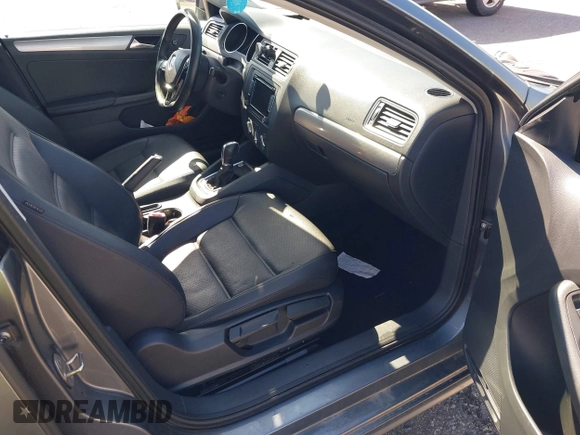 2015 Volkswagen Jetta SE с VIN 3VWD07AJ0FM262590, выставлен на аукционе IAAI как лот 42159928 с пробегом 110 895 миль миль и . История ставок и продаж доступна на DreamBid. Изображение 5.