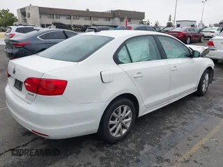 2013 Volkswagen Jetta SE with VIN 3VWDP7AJXDM432740, listed as a IAAI auction lot 42569834 with 118,659 mi miles and . Bid and sale history available at DreamBid. Image 4.