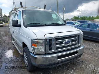 2012 Ford Econoline Cargo Recreational z VIN 1FTNE2EW9CDB05469, wystawiony jako IAAI lot #42473914 z przebiegiem 162 920 mil mil oraz . Historia ofert i sprzedaży dostępna na DreamBid. Obrazek 1.