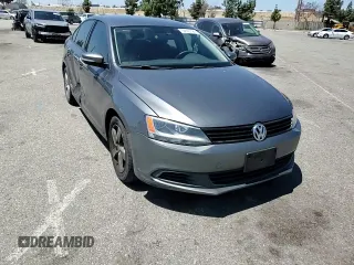 2012 Volkswagen Jetta SE z VIN 3VWDP7AJ2CM128574, wystawiony jako Copart lot #56896795 z przebiegiem 117 329 mil mil oraz Szkoda całkowita • Salvage title. Historia ofert i sprzedaży dostępna na DreamBid. Obrazek 13.