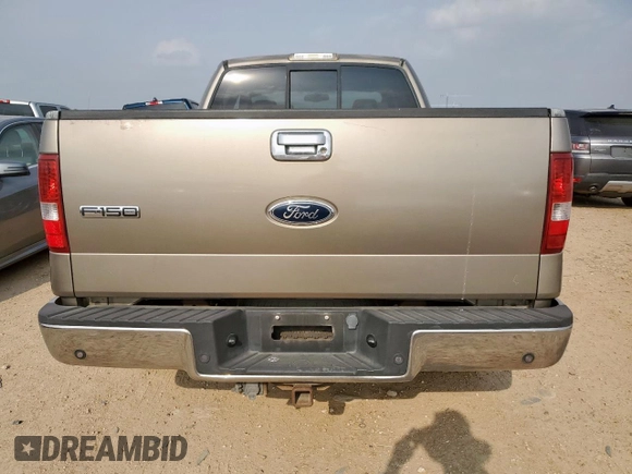 2004 Ford F-150 XL z VIN 1FTPX12524NC15980, wystawiony jako Copart lot #57693425 z przebiegiem 264 051 mil mil oraz Czysty tytuł • Clean title. Historia ofert i sprzedaży dostępna na DreamBid. Obrazek 6.