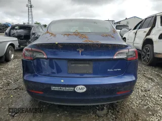 2021 Tesla Model 3 Long Range z VIN 5YJ3E1EB3MF924468, wystawiony jako Copart lot #55046745 z przebiegiem 29 446 mil mil oraz Szkoda całkowita • Salvage title. Historia ofert i sprzedaży dostępna na DreamBid. Obrazek 6.
