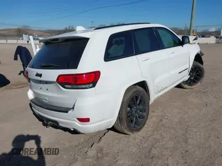 2017 Jeep Grand Cherokee Laredo with VIN 1C4RJEAG4HC952779, listed as a IAAI auction lot 41692543 with 138,062 mi miles and . Bid and sale history available at DreamBid. Image 4.