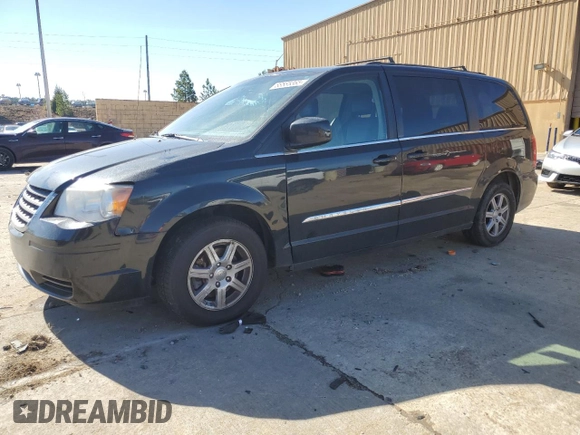 2013 Chrysler Town & Country Touring with VIN 2C4RC1BG5DR637900, listed as a Copart auction lot 88585365 with 271,424 mi miles and Clean Title. Bid and sale history available at carsss.com. Image 1.
