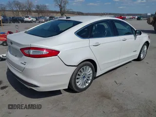 2013 Ford Fusion SE Hybrid with VIN 3FA6P0LU0DR123488, listed as a IAAI auction lot 41869121 with 176,287 mi miles. Bid and sale history available at carsss.com. Image 4.