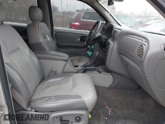 2004 Chevrolet TrailBlazer EXT LS with VIN 1GNET16S346226037, listed as a IAAI auction lot 41565416 with 193,534 mi miles. Bid and sale history available at carsss.com. Image 5.