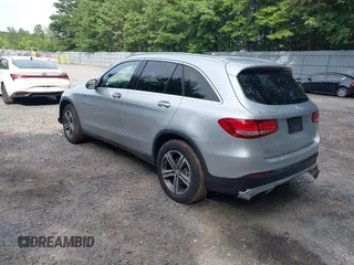 2016 Mercedes-Benz GLC with VIN WDC0G4JBXGF033897, listed as a IAAI auction lot 39965363 with 114,093 mi miles. Bid and sale history available at carsss.com. Image 3.