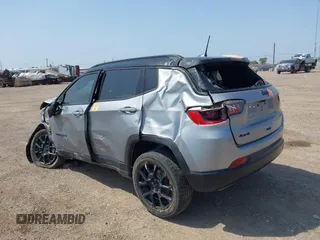 2023 Jeep Compass Latitude z VIN 3C4NJDBN4PT503269, wystawiony jako IAAI lot #41912204 z przebiegiem Nie podano mil oraz . Historia ofert i sprzedaży dostępna na DreamBid. Obrazek 13.