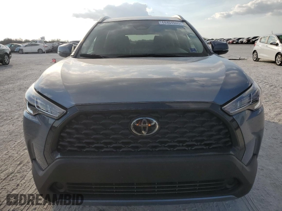2024 Toyota Corolla Cross LE z VIN 7MUCAAAG8RV082538, wystawiony jako Copart lot #57949315 z przebiegiem 16 218 mil mil oraz Czysty tytuł • Clean title. Historia ofert i sprzedaży dostępna na DreamBid. Obrazek 5.