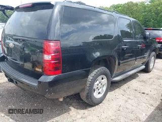 2010 Chevrolet Suburban LT with VIN 1GNUCJE06AR138587, listed as a IAAI auction lot 42145484 with 283,318 mi miles and . Bid and sale history available at DreamBid. Image 4.