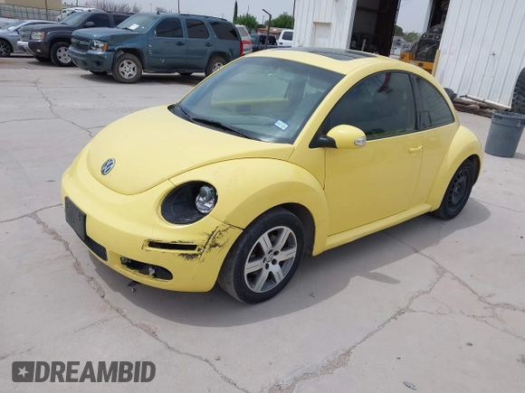 2006 Volkswagen New Beetle Coupe with VIN 3VWRR31C06M415572, listed as a IAAI auction lot 41979588 with 76,044 mi miles. Bid and sale history available at carsss.com. Image 2.