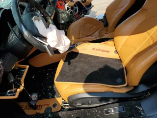 2018 Ferrari 488 z VIN ZFF79ALA0J0235841, wystawiony jako Copart lot #70033674 z przebiegiem Nie podano mil oraz Tytuł czysty. Historia ofert i sprzedaży dostępna na DreamBid. Obrazek 7.