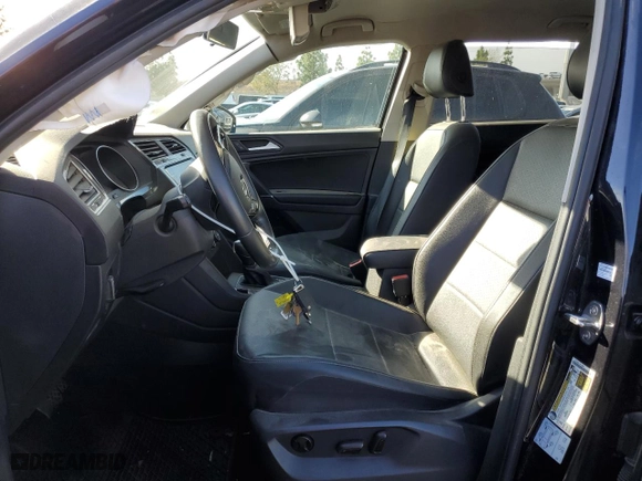 2020 Volkswagen Tiguan SE with VIN 3VV3B7AX2LM105721, listed as a Copart auction lot 79272814 with 59,887 mi miles and Salvage Title. Bid and sale history available at carsss.com. Image 7.