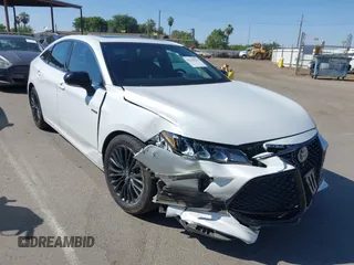 2019 Toyota Avalon Limited Hybrid z VIN 4T1B21FBXKU001178, wystawiony jako IAAI lot #42328222 z przebiegiem 72 204 mil mil oraz . Historia ofert i sprzedaży dostępna na DreamBid. Obrazek 1.