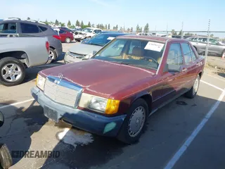 1987 Mercedes-Benz 190 z VIN WDBDB26D9HF306901, wystawiony jako IAAI lot #42018142 z przebiegiem 190 364 mil mil oraz . Historia ofert i sprzedaży dostępna na DreamBid. Obrazek 2.