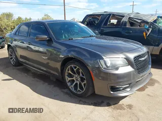 2018 Chrysler 300 S z VIN 2C3CCABG8JH243562, wystawiony jako IAAI lot #41623410 z przebiegiem 80 675 mil mil oraz . Historia ofert i sprzedaży dostępna na DreamBid. Obrazek 1.