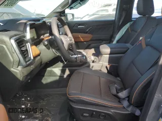 2024 GMC Canyon 4WD AT4 z VIN 1GTP6DEK8R1306627, wystawiony jako Copart lot #80921614 z przebiegiem 6 mil mil oraz Szkoda całkowita • Salvage title. Historia ofert i sprzedaży dostępna na DreamBid. Obrazek 7.