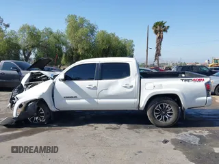 2020 Toyota Tacoma SR5 с VIN 3TMCZ5AN9LM341778, выставлен на аукционе IAAI как лот 42268274 с пробегом 64 767 миль миль и . История ставок и продаж доступна на DreamBid. Изображение 15.